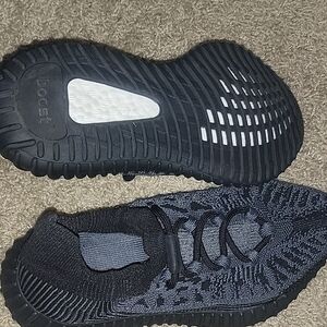 Adidas Yeezy Boost 350 V2 Black Sneakers